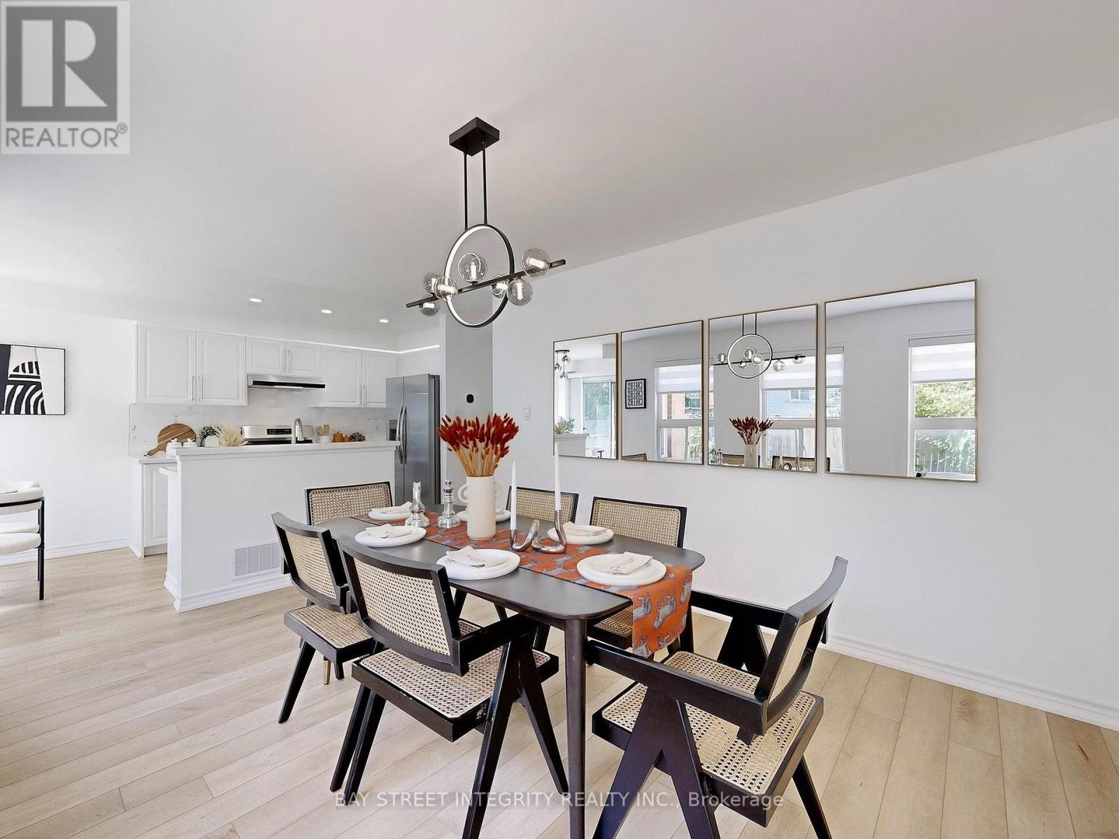 Photo 13 of 29 Holmwood Street, Richmond Hill ON