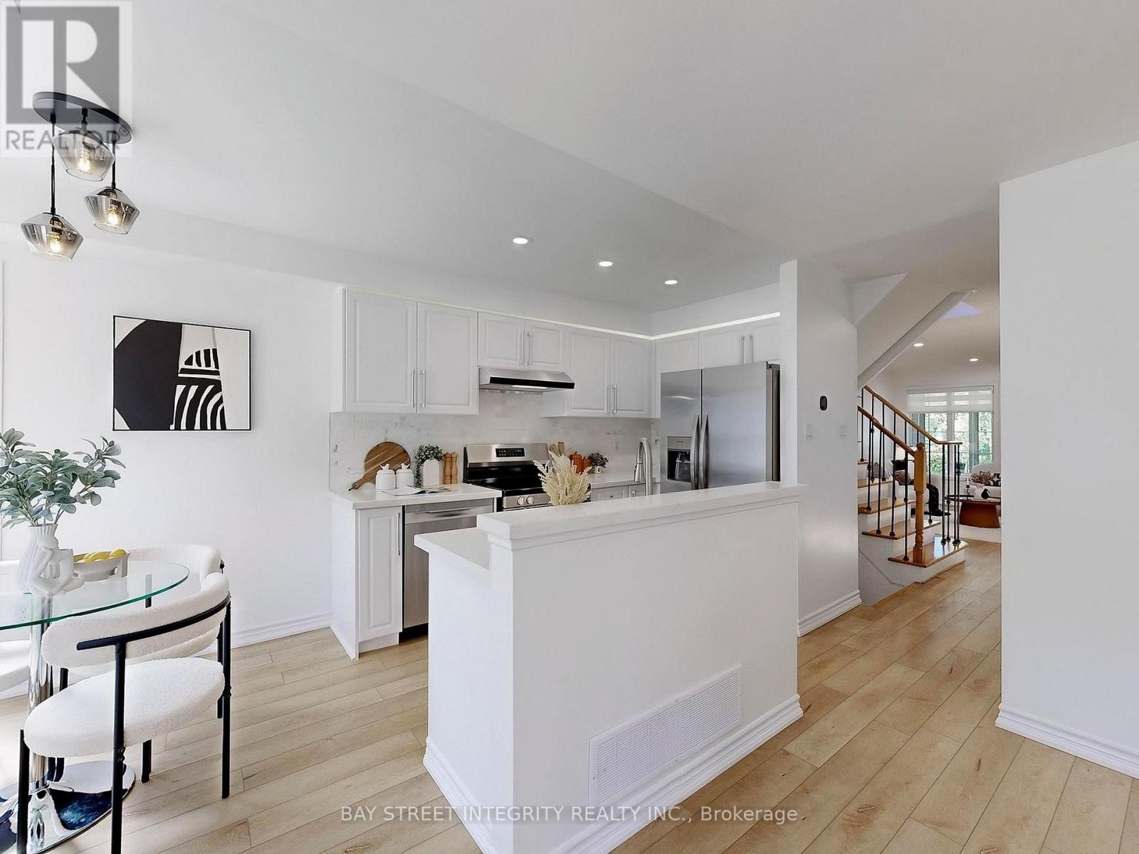 Photo 16 of 29 Holmwood Street, Richmond Hill ON