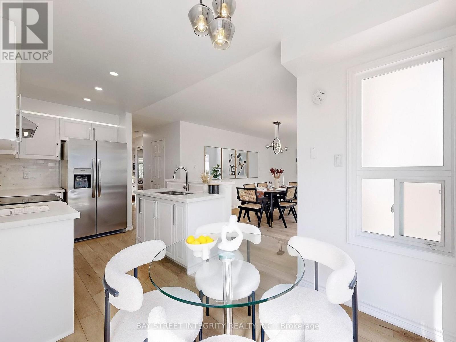 Photo 20 of 29 Holmwood Street, Richmond Hill ON