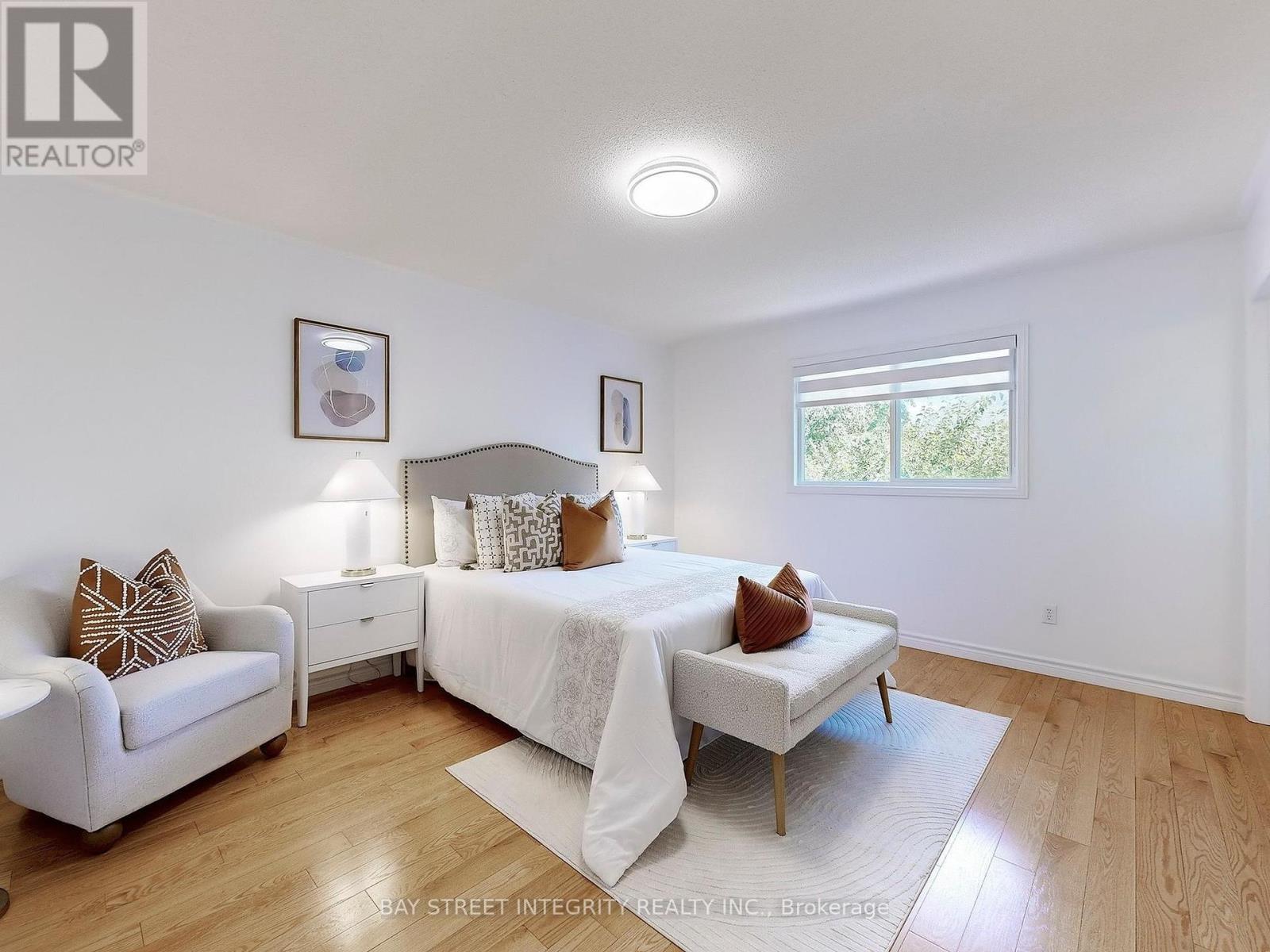 Photo 24 of 29 Holmwood Street, Richmond Hill ON