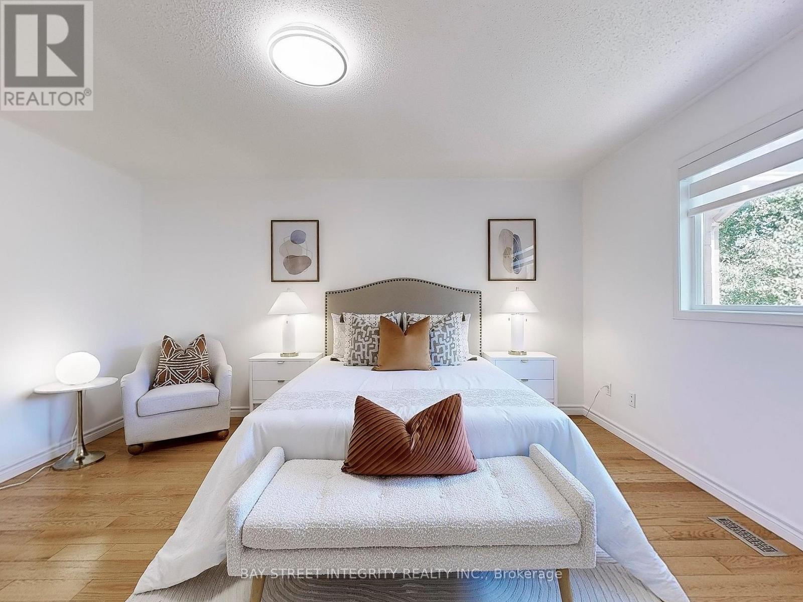Photo 25 of 29 Holmwood Street, Richmond Hill ON