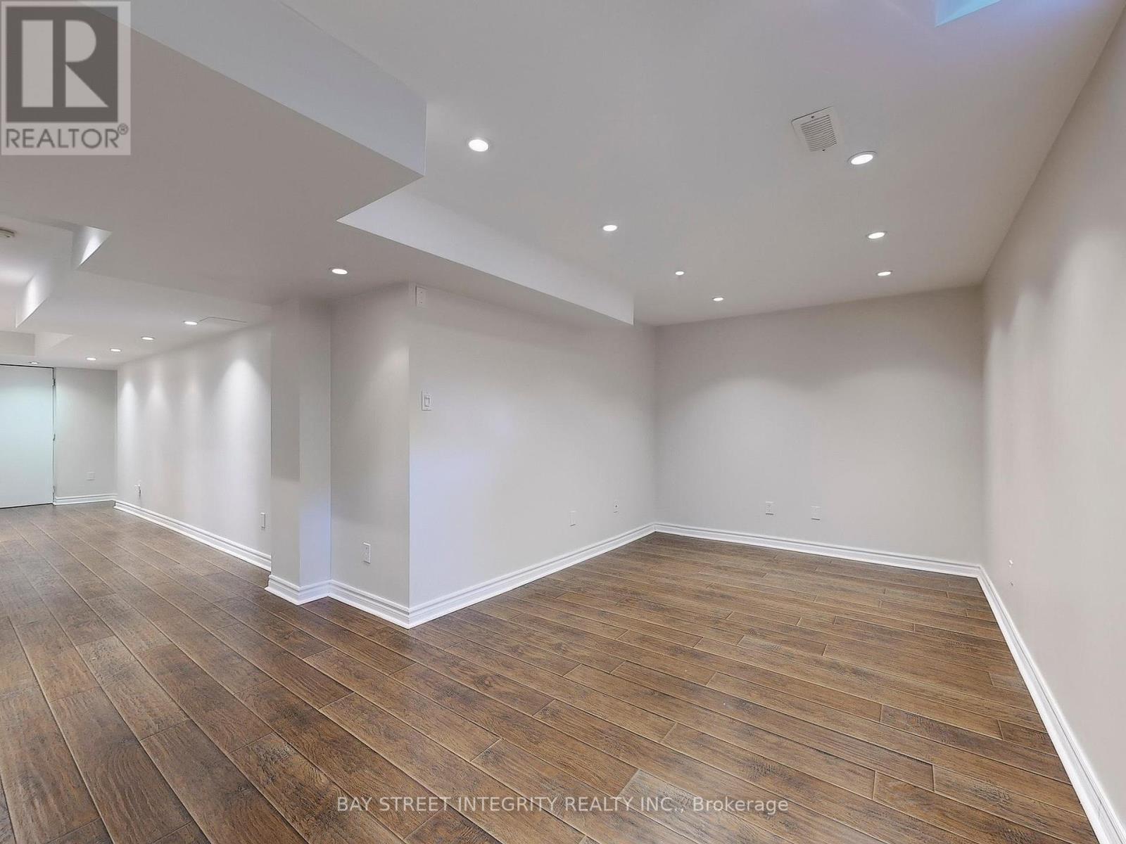 Photo 40 of 29 Holmwood Street, Richmond Hill ON