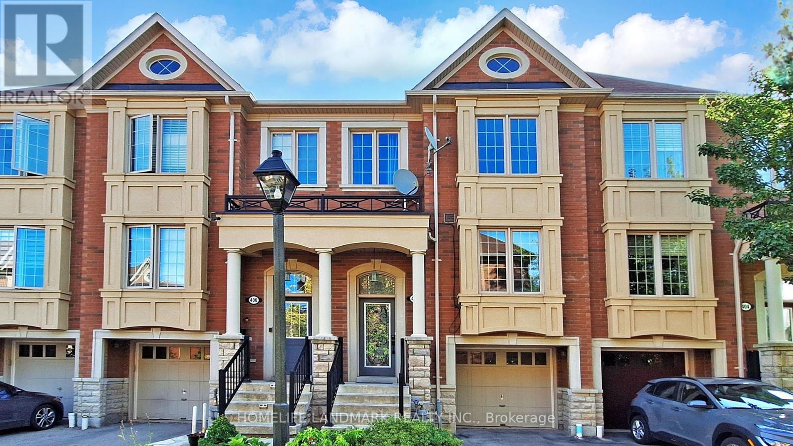 Photo 1 of 402 Gerald Brady Lane, Newmarket ON