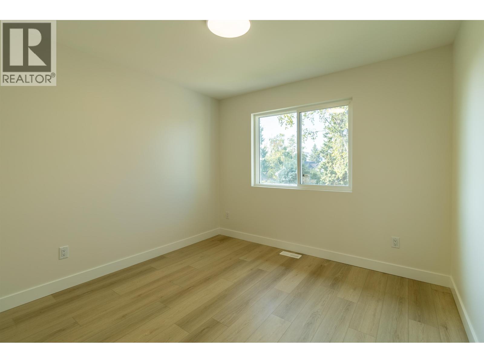 Photo 8 of 1980 12 Th Avenue, Prince George BC
