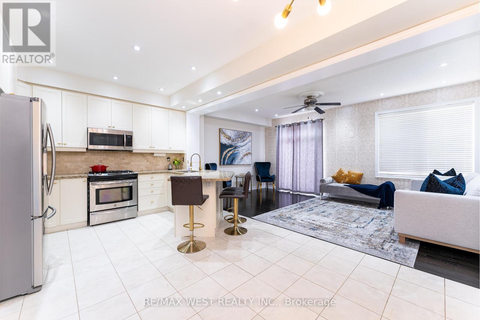 Photo 7 of 2120 Fiddlers Way, Oakville ON