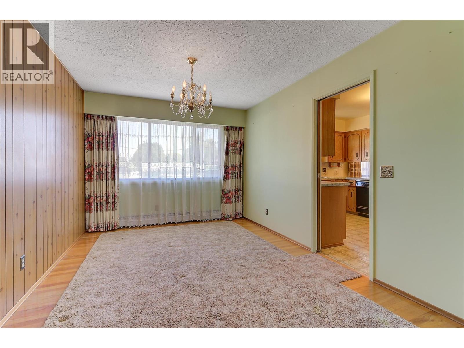  734 Francis Avenue, Kelowna