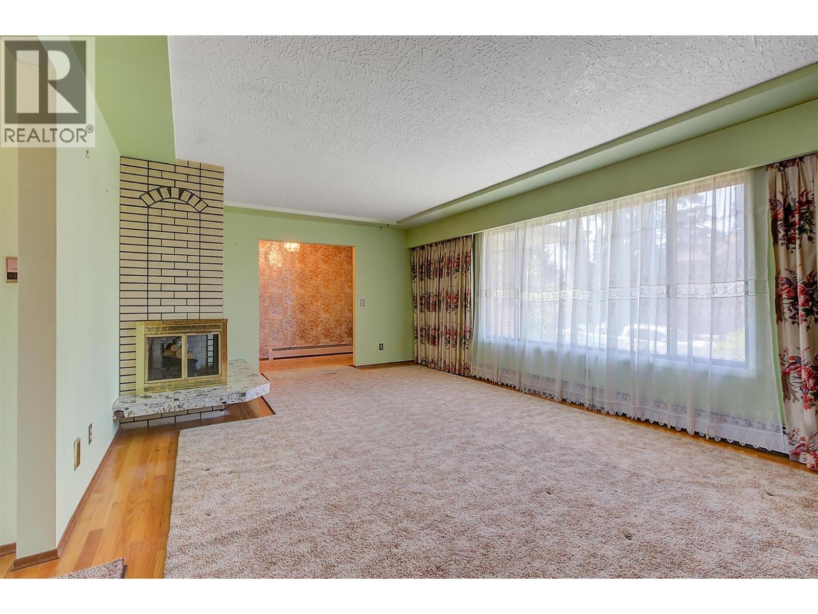  734 Francis Avenue, Kelowna