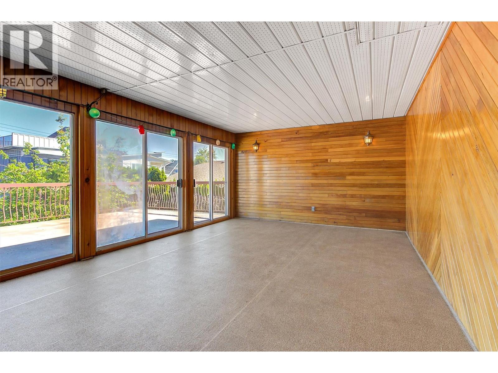  734 Francis Avenue, Kelowna