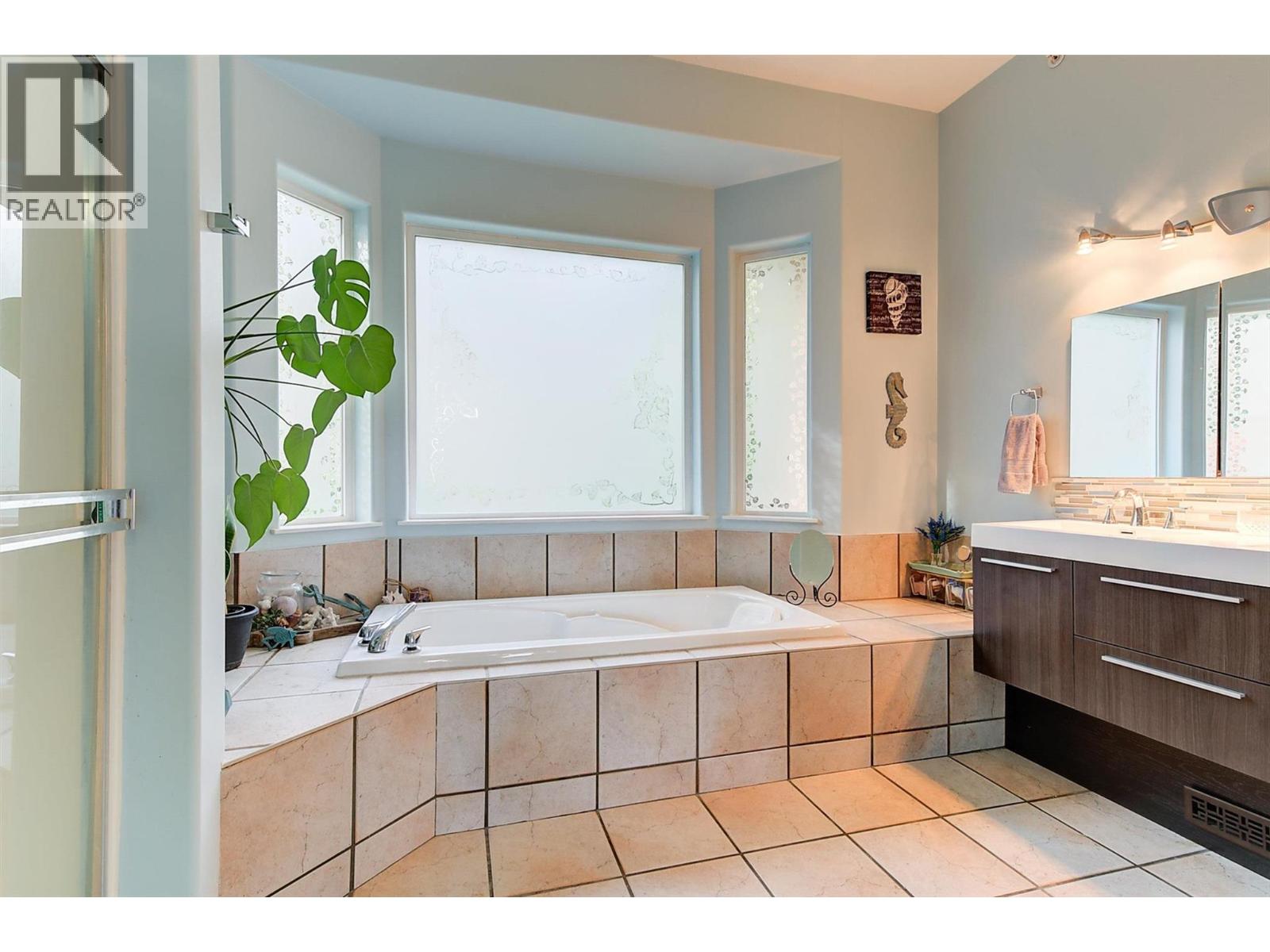 5165 Morrison Crescent, Peachland
