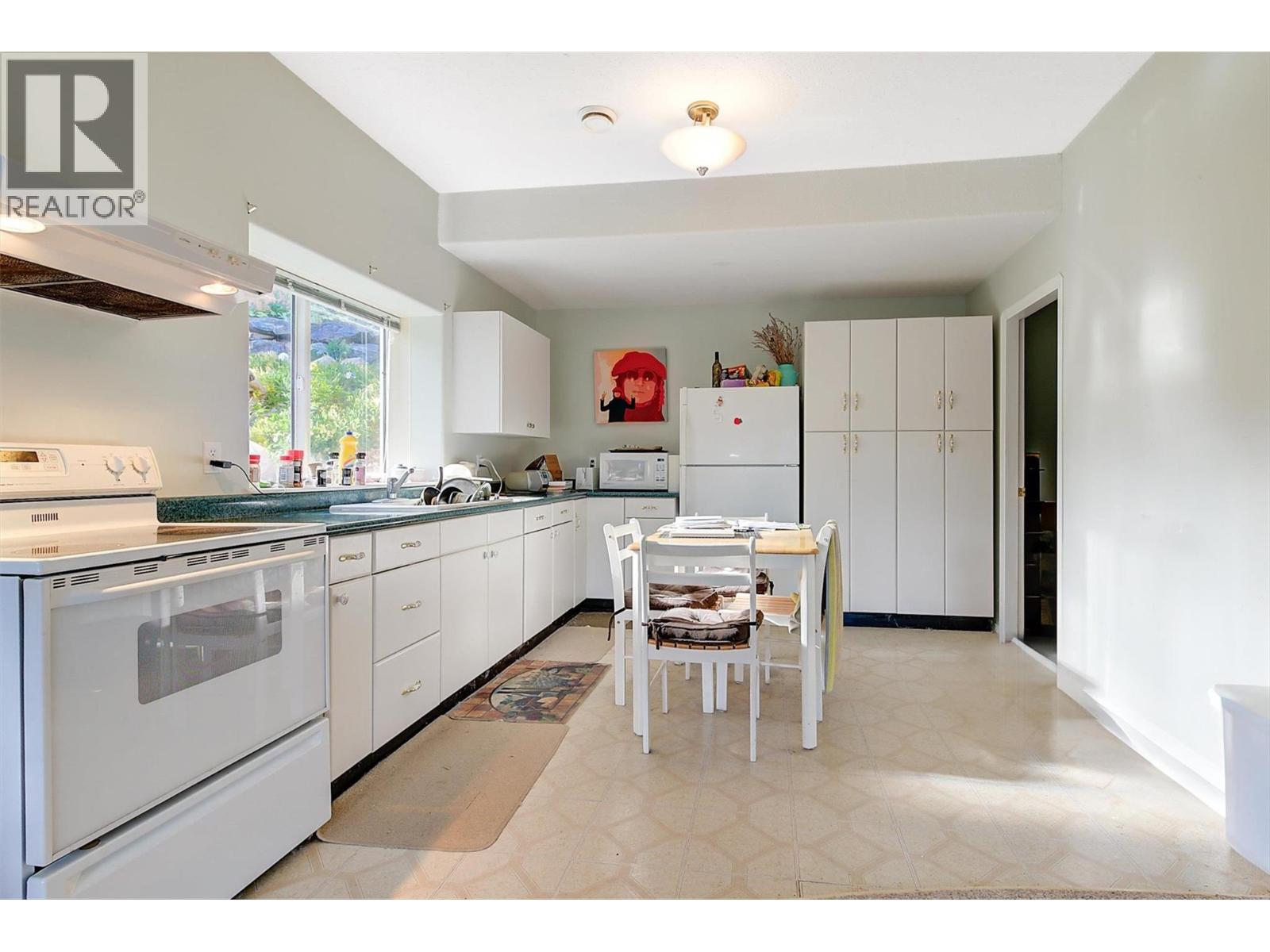 5165 Morrison Crescent, Peachland