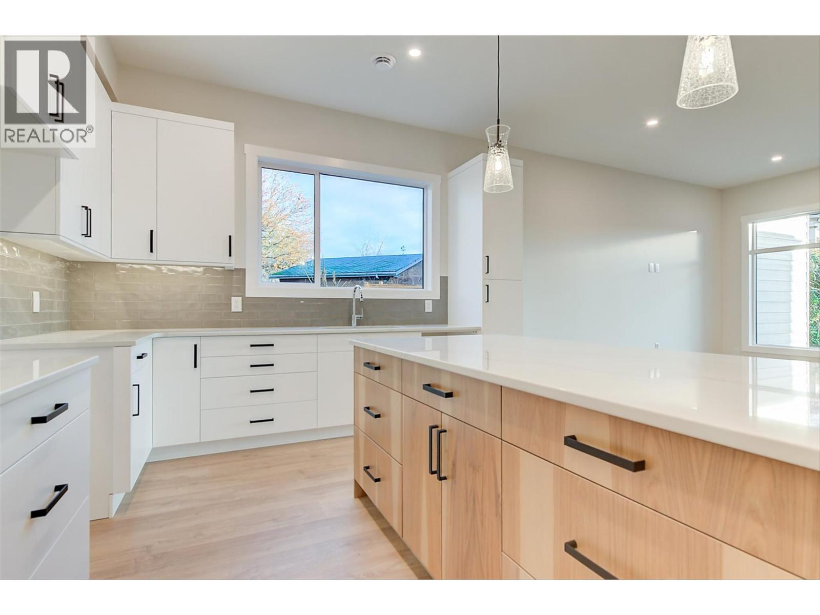 4 732 Coopland Crescent, Kelowna