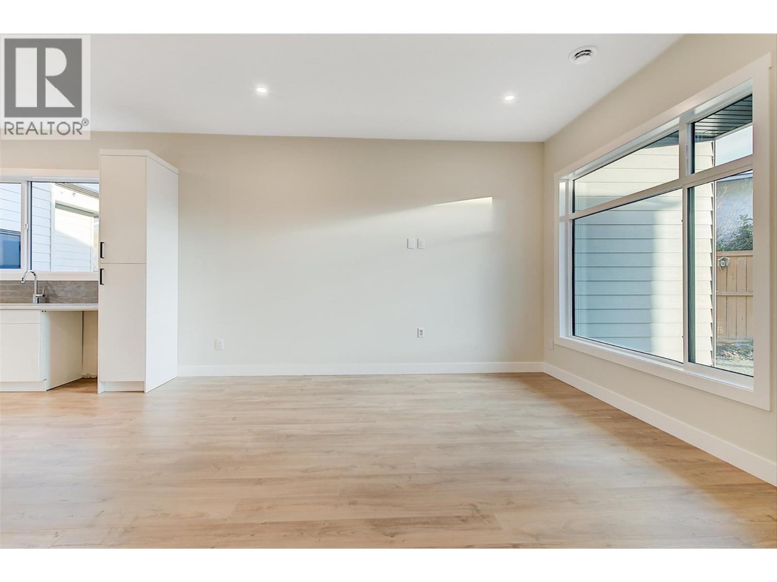 4 732 Coopland Crescent, Kelowna