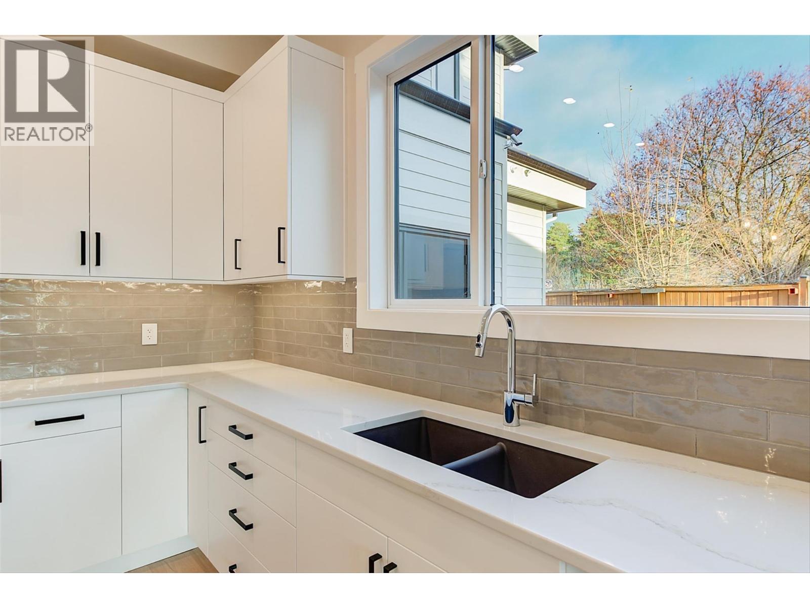 4 732 Coopland Crescent, Kelowna