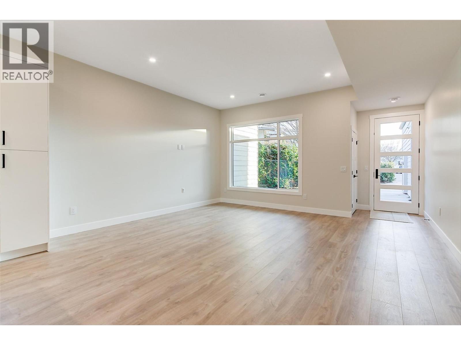 4 732 Coopland Crescent, Kelowna