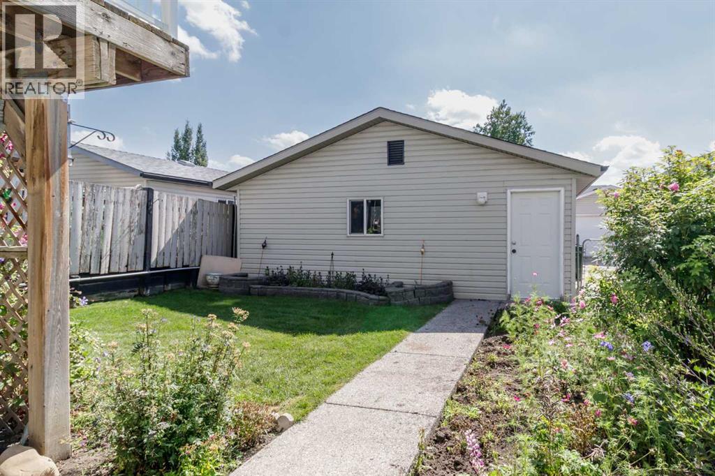 Single Family House for Sale in  Covington Close Coventry Hills Calgary 
