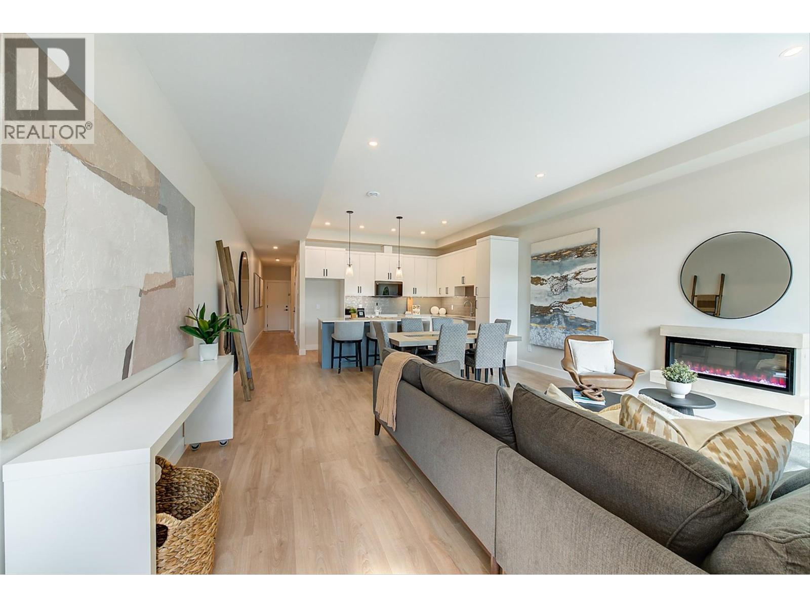 3 732 Coopland Crescent, Kelowna