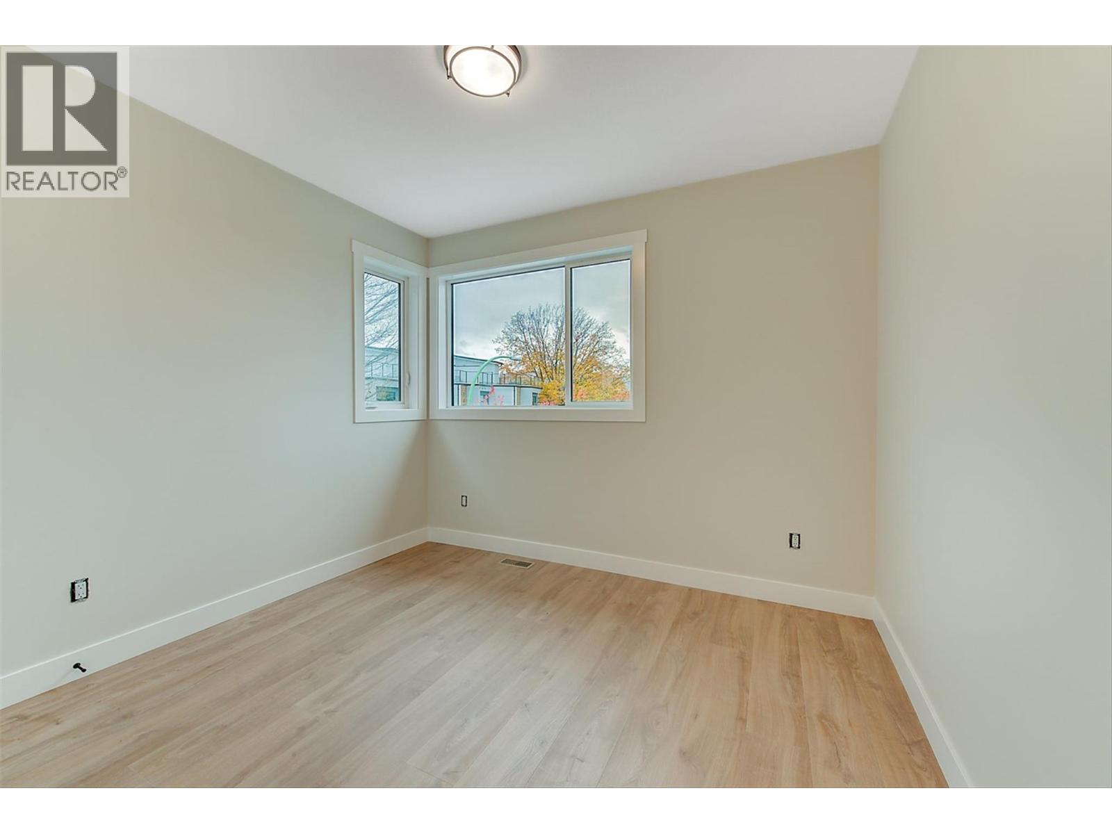 3 732 Coopland Crescent, Kelowna
