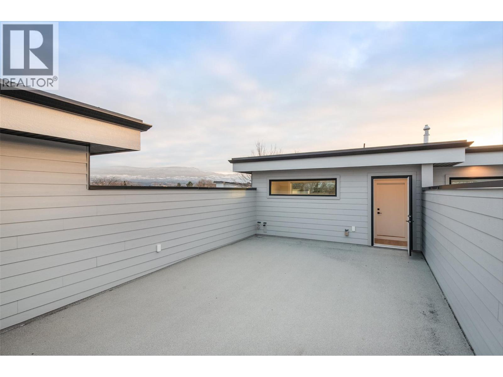 3 732 Coopland Crescent, Kelowna