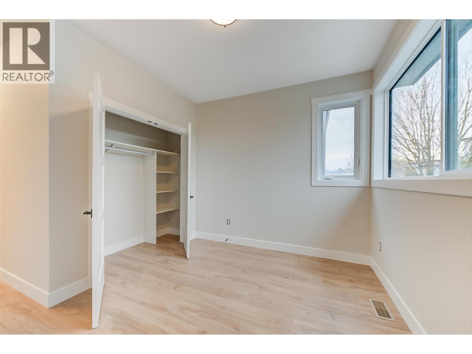 3 732 Coopland Crescent, Kelowna