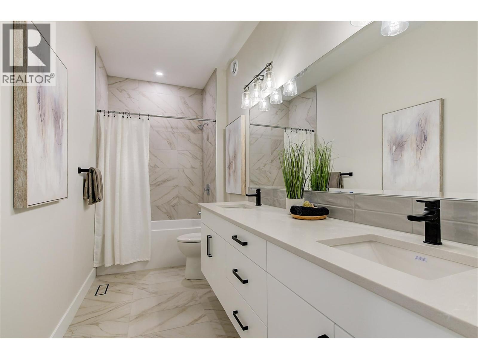 3 732 Coopland Crescent, Kelowna