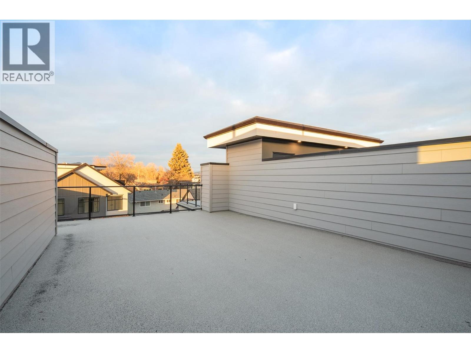 3 732 Coopland Crescent, Kelowna