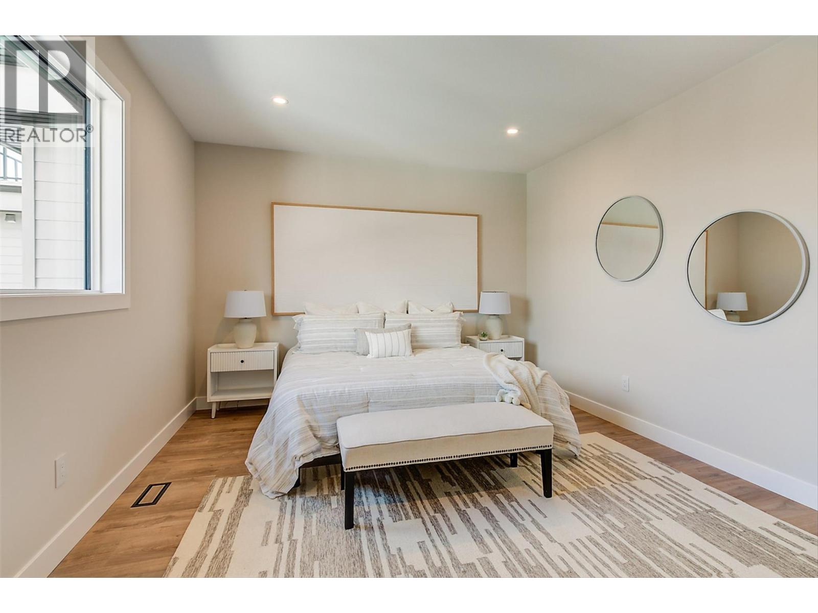 3 732 Coopland Crescent, Kelowna
