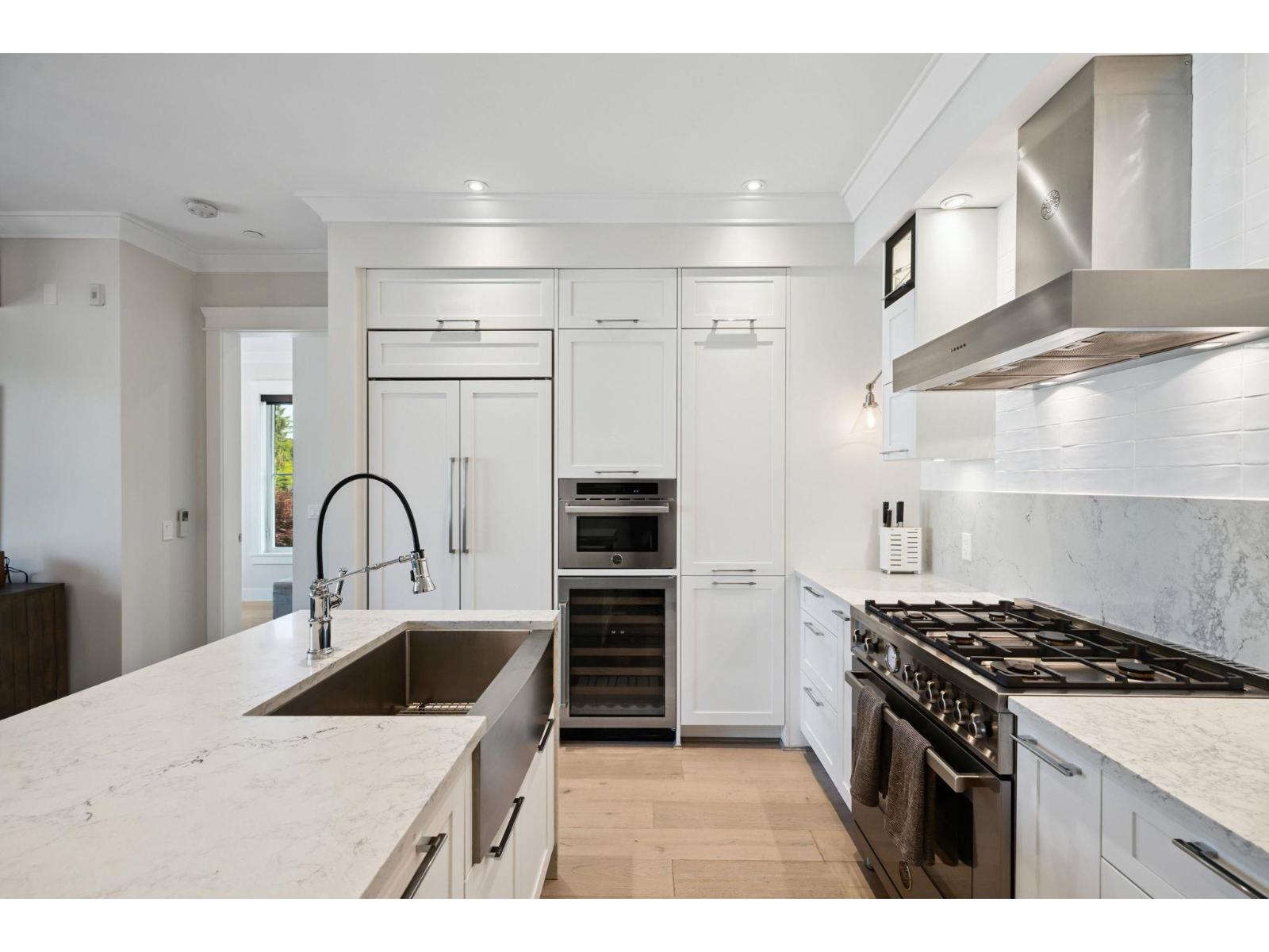 Photo 8 of 206 23189 Francis Avenue, Langley BC