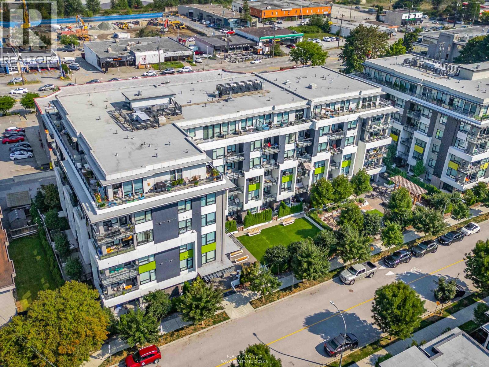Photo 37 of 608 3018 St George Street, Port Moody BC