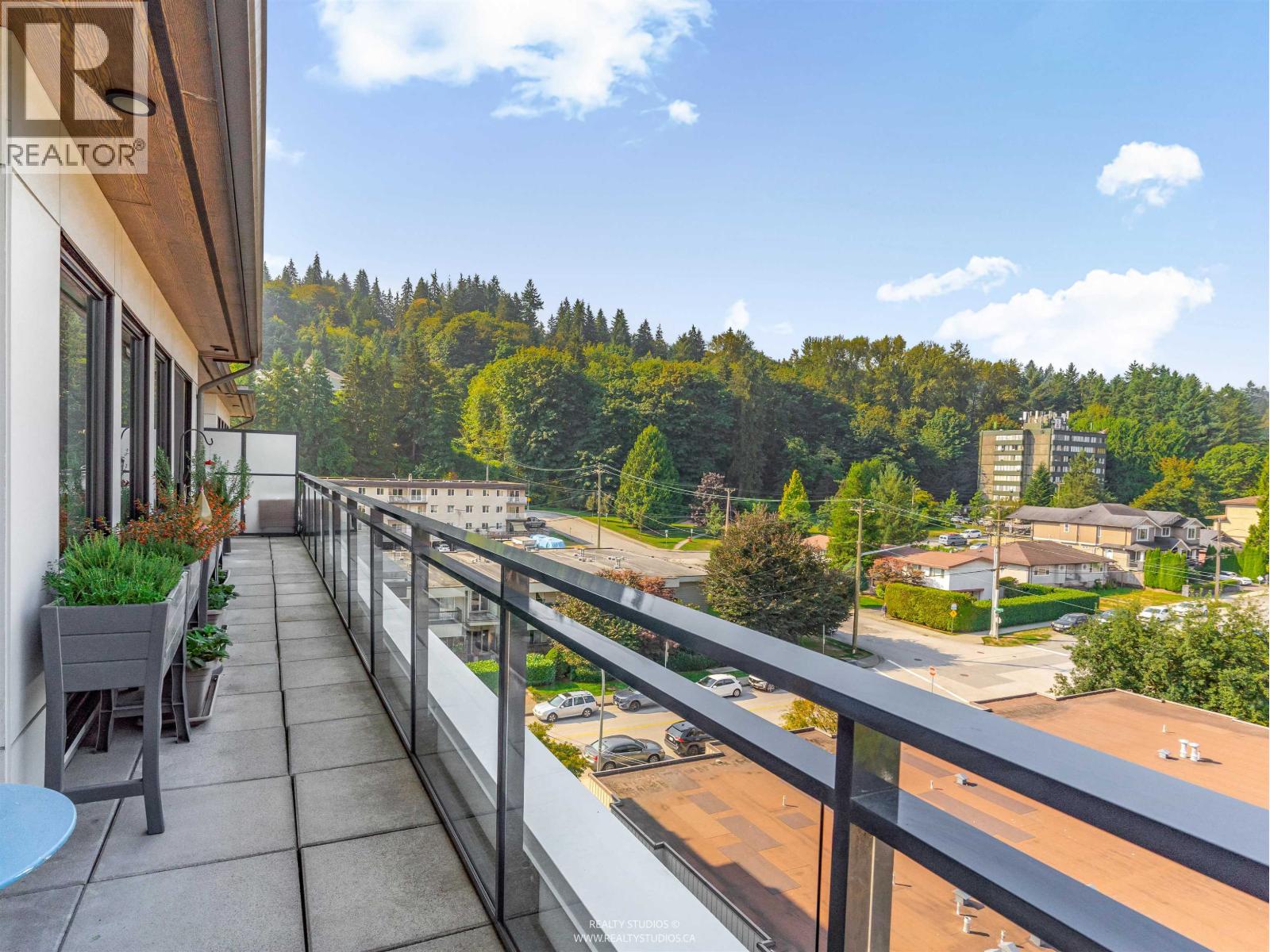 Photo 24 of 608 3018 St George Street, Port Moody BC