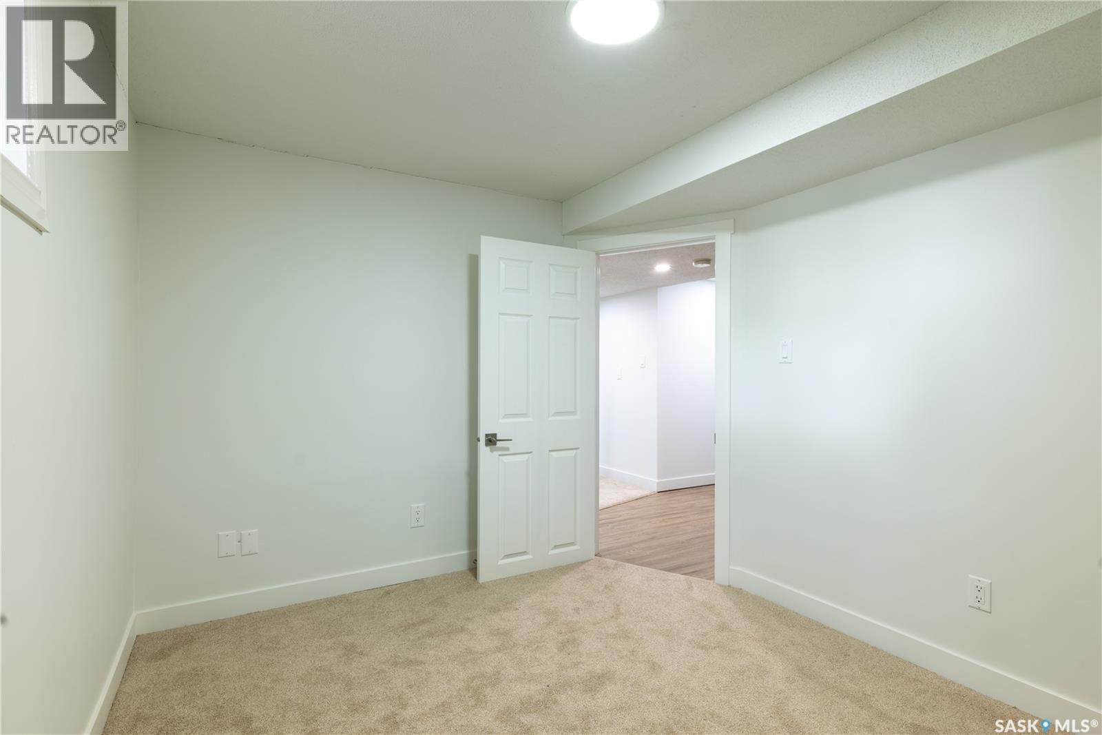 Photo 17 of 183 Magee Crescent, Regina SK