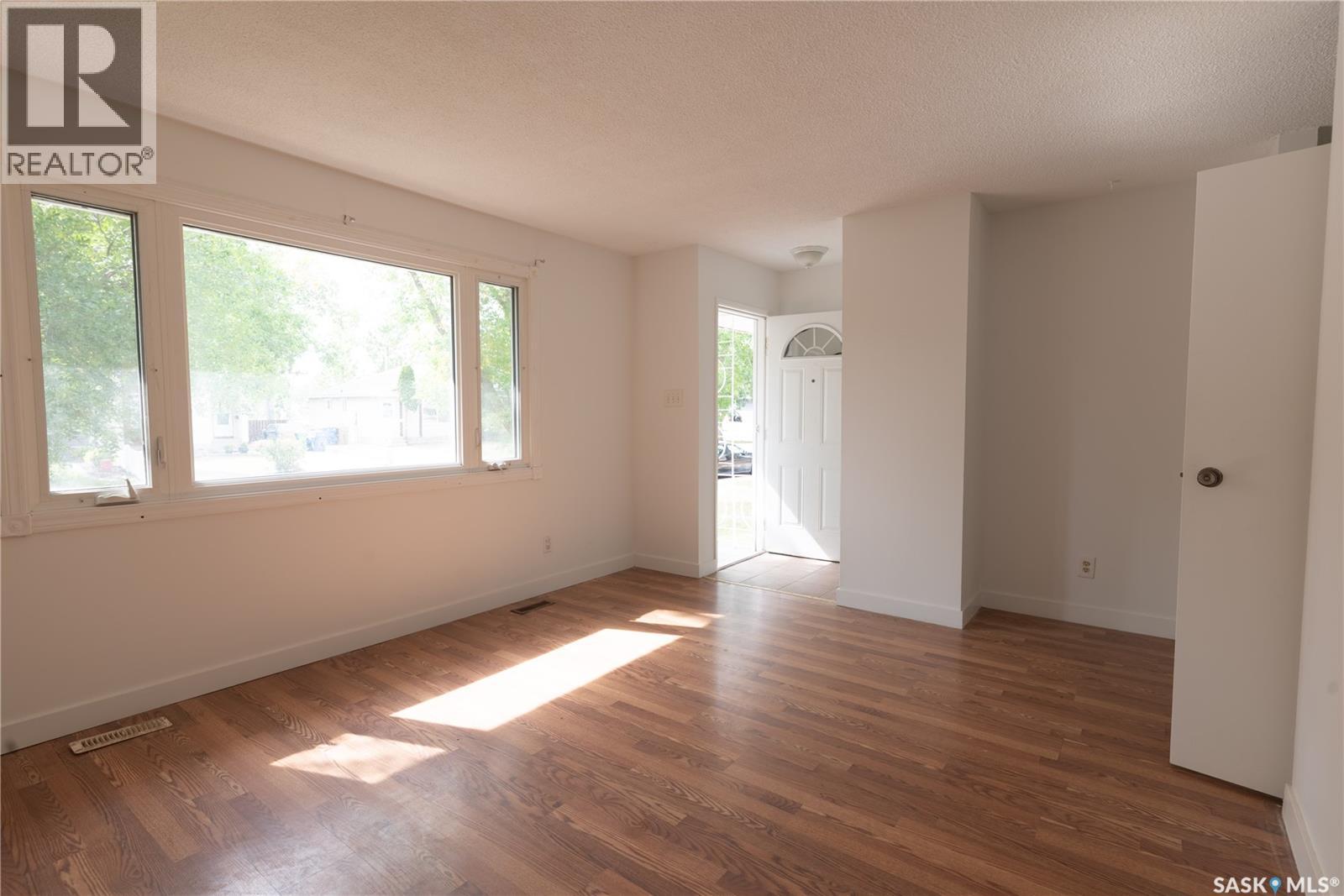 Photo 6 of 183 Magee Crescent, Regina SK