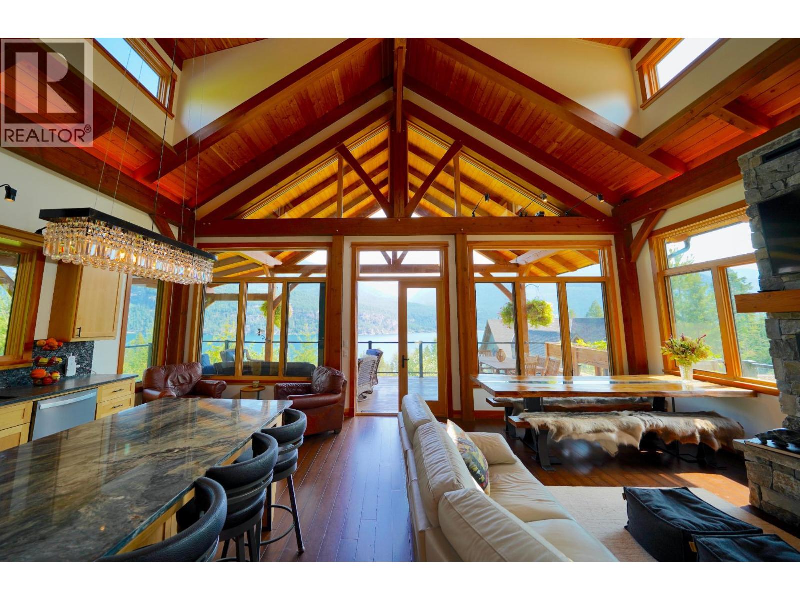 26 BIRCHGROVE Bend, Kaslo