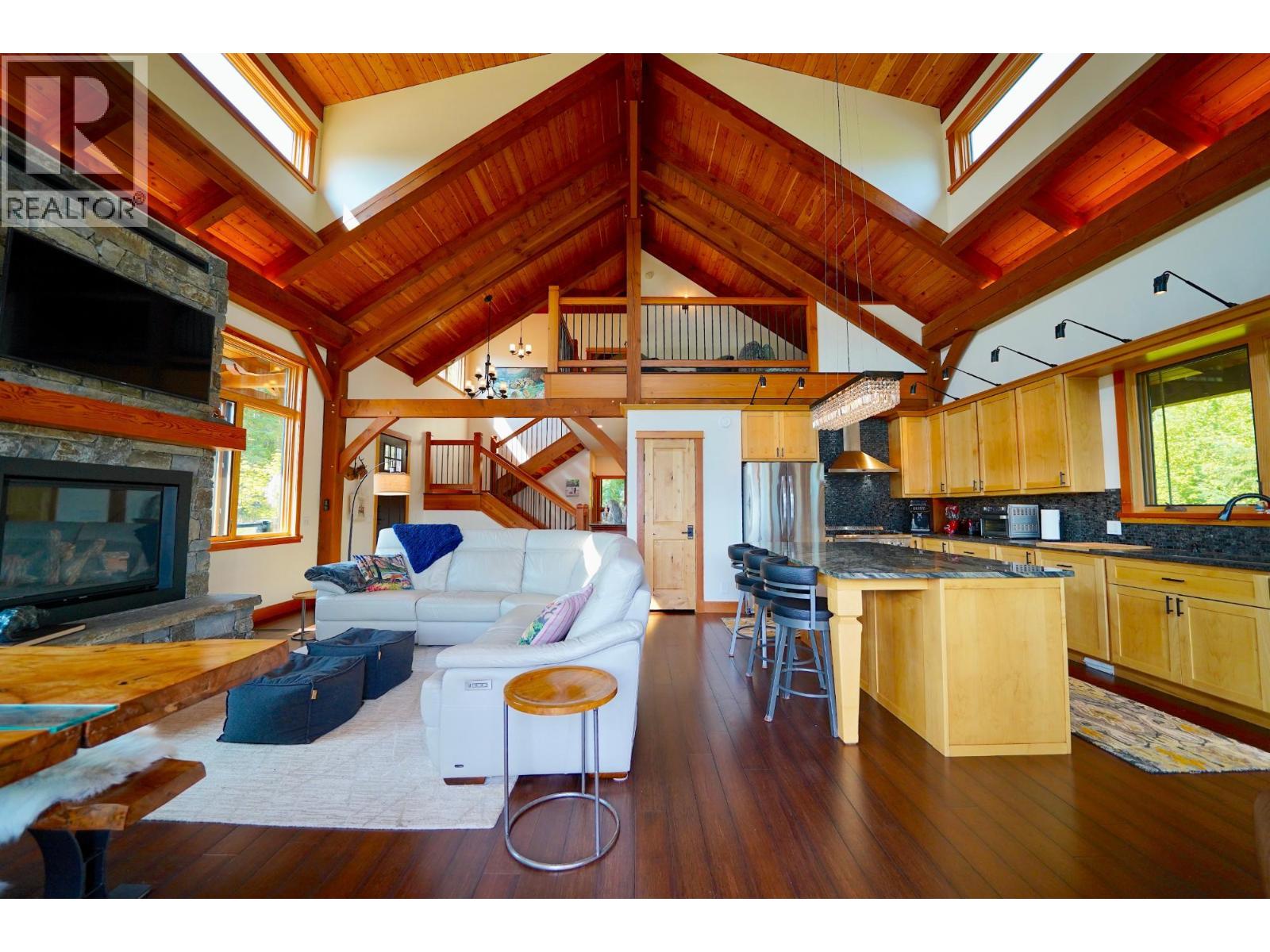 26 BIRCHGROVE Bend, Kaslo