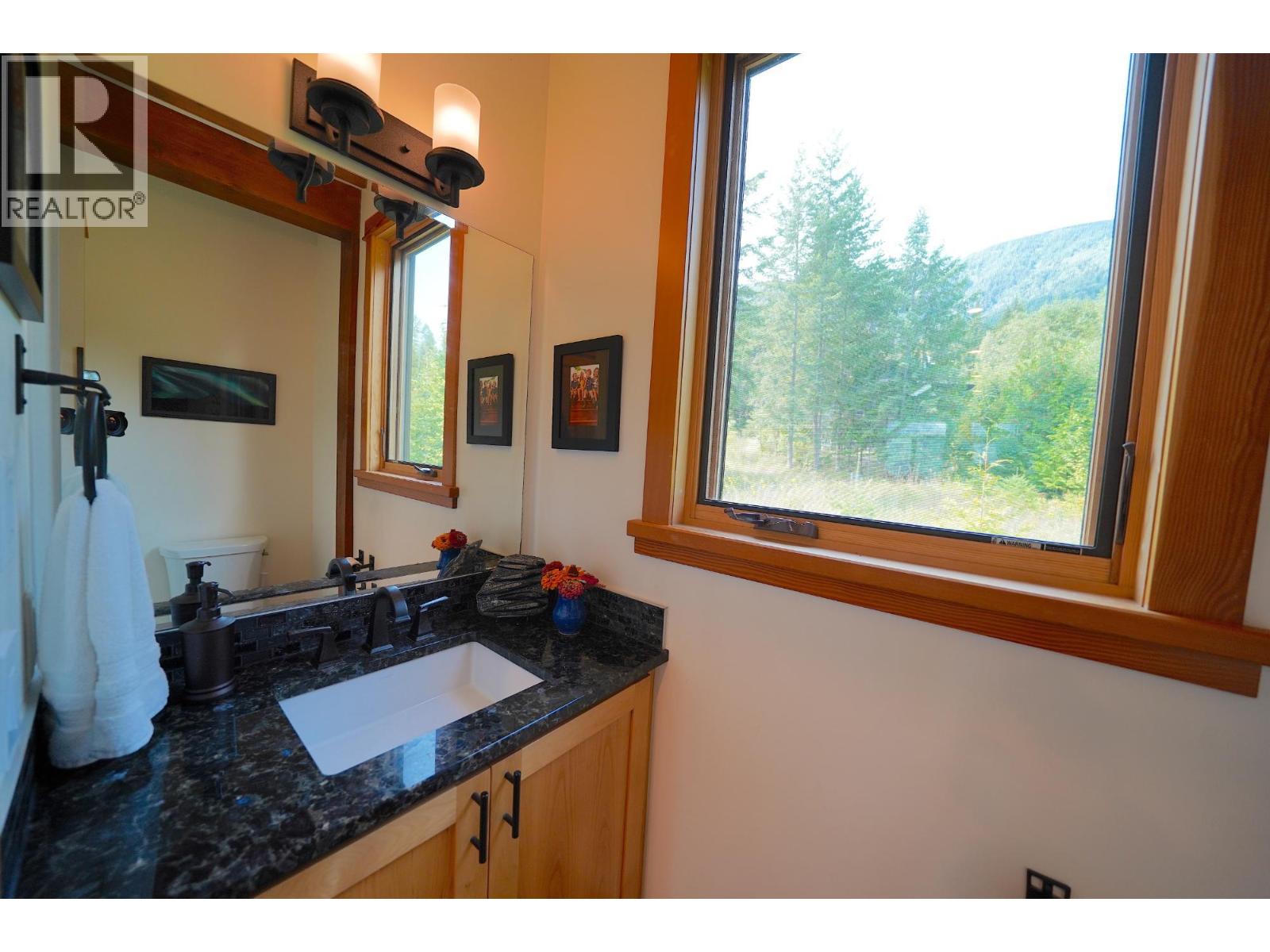 26 BIRCHGROVE Bend, Kaslo
