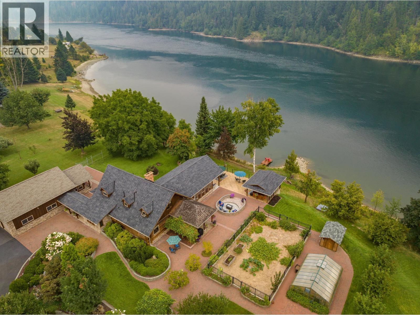 Photo 8 of 906 James Road, Shoreacres BC