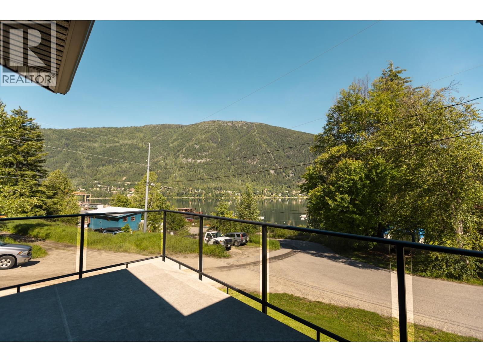 Photo 13 of 1500 Holland Street, Nelson BC