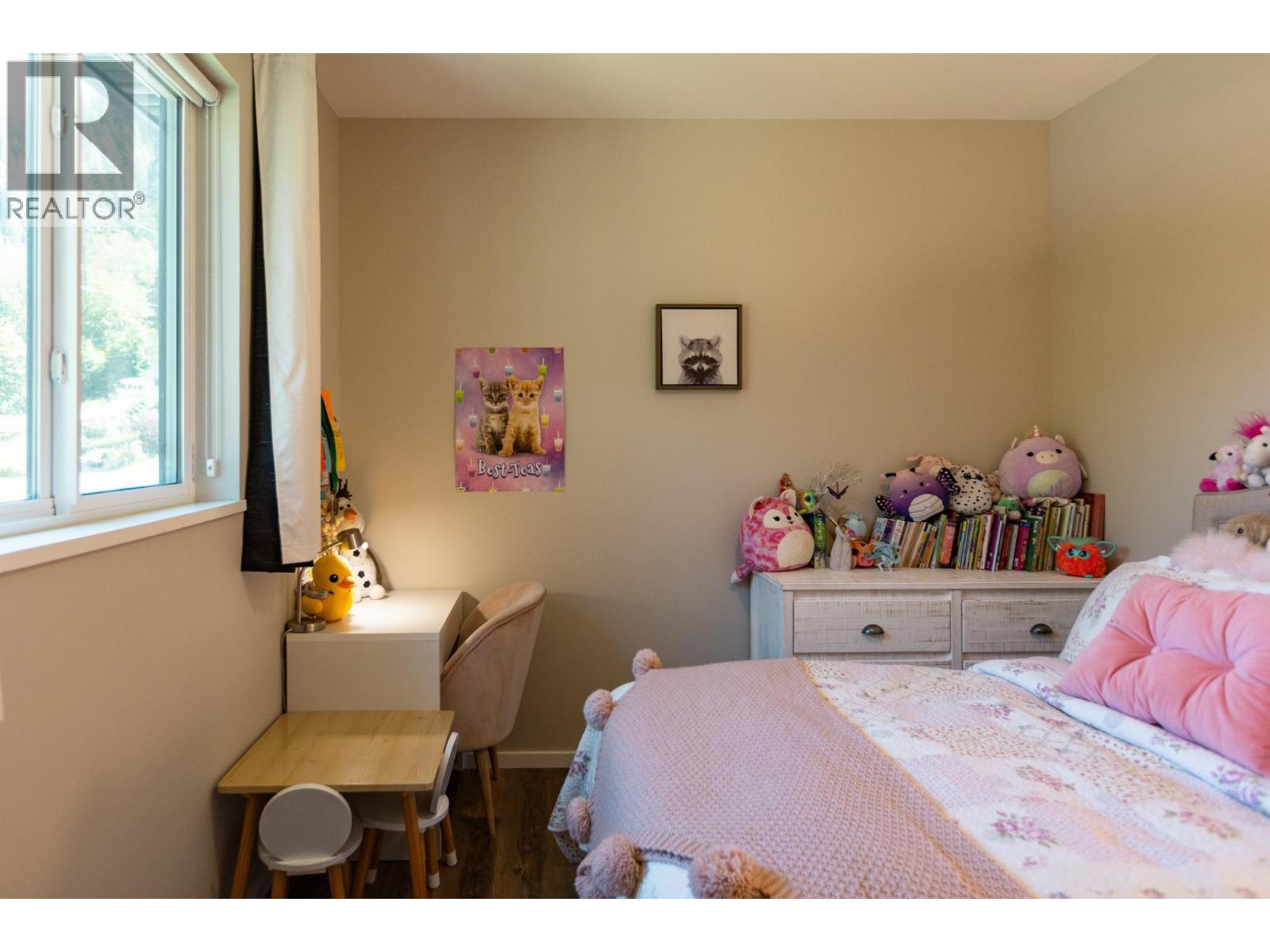Photo 37 of 1500 Holland Street, Nelson BC