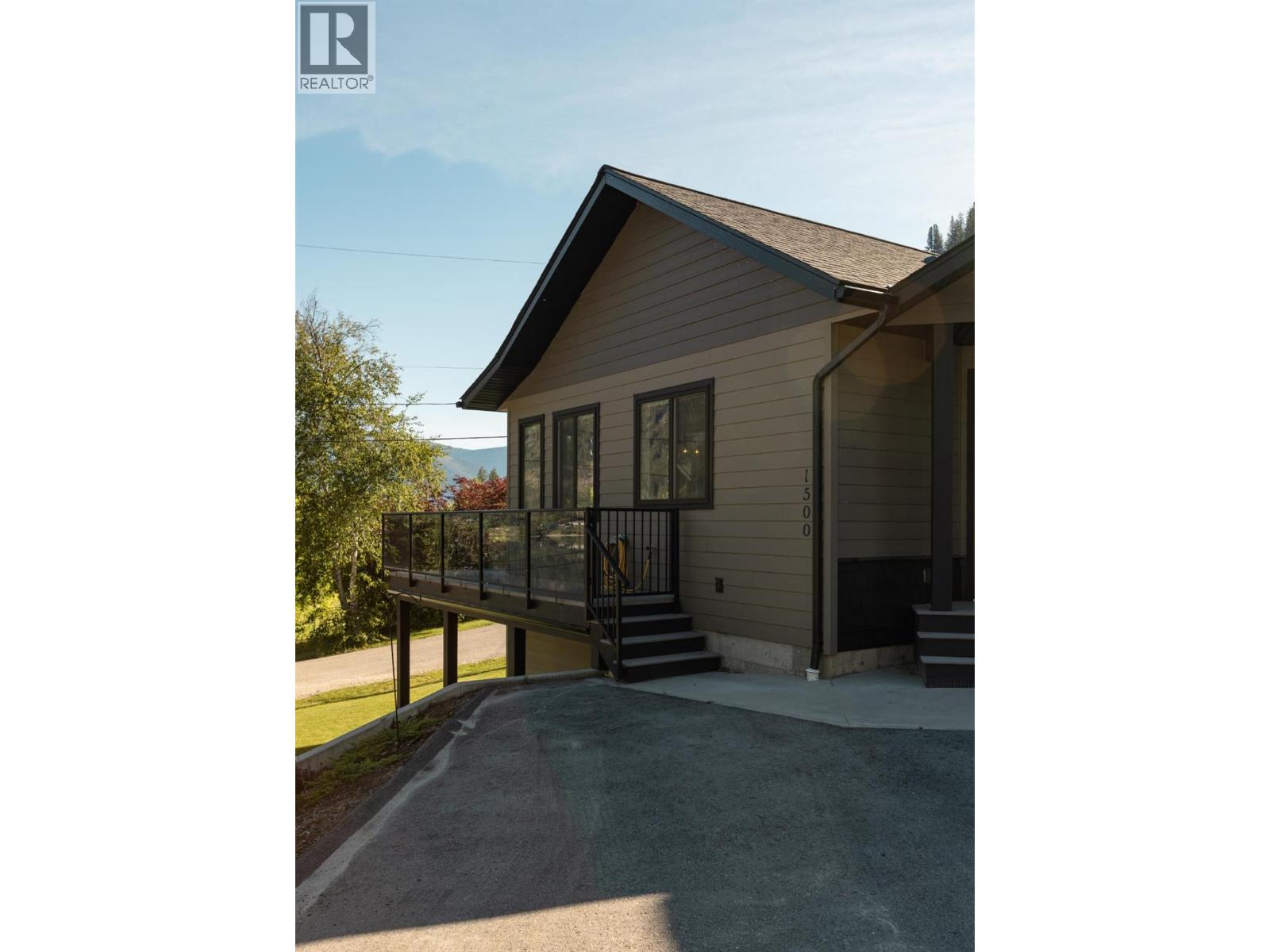 Photo 11 of 1500 Holland Street, Nelson BC