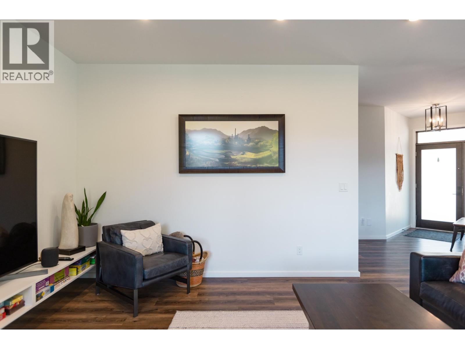 Photo 24 of 1500 Holland Street, Nelson BC