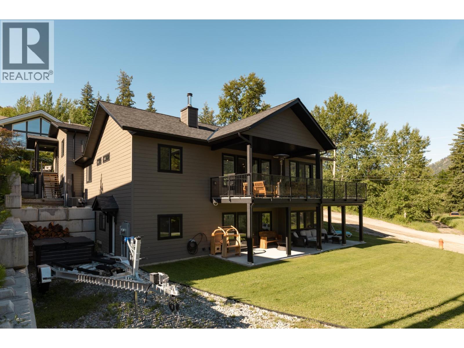 Photo 6 of 1500 Holland Street, Nelson BC