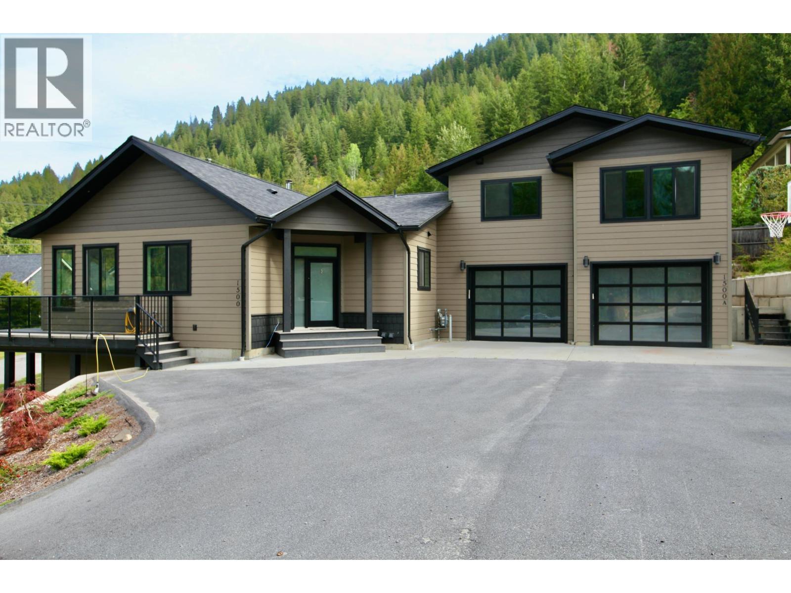 Photo 75 of 1500 Holland Street, Nelson BC