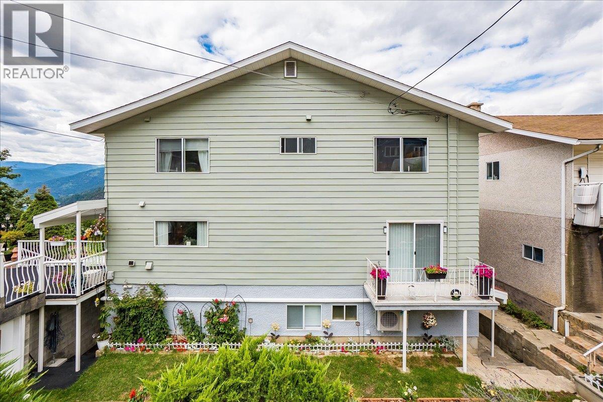 Photo 8 of 801 Houston Street, Nelson BC