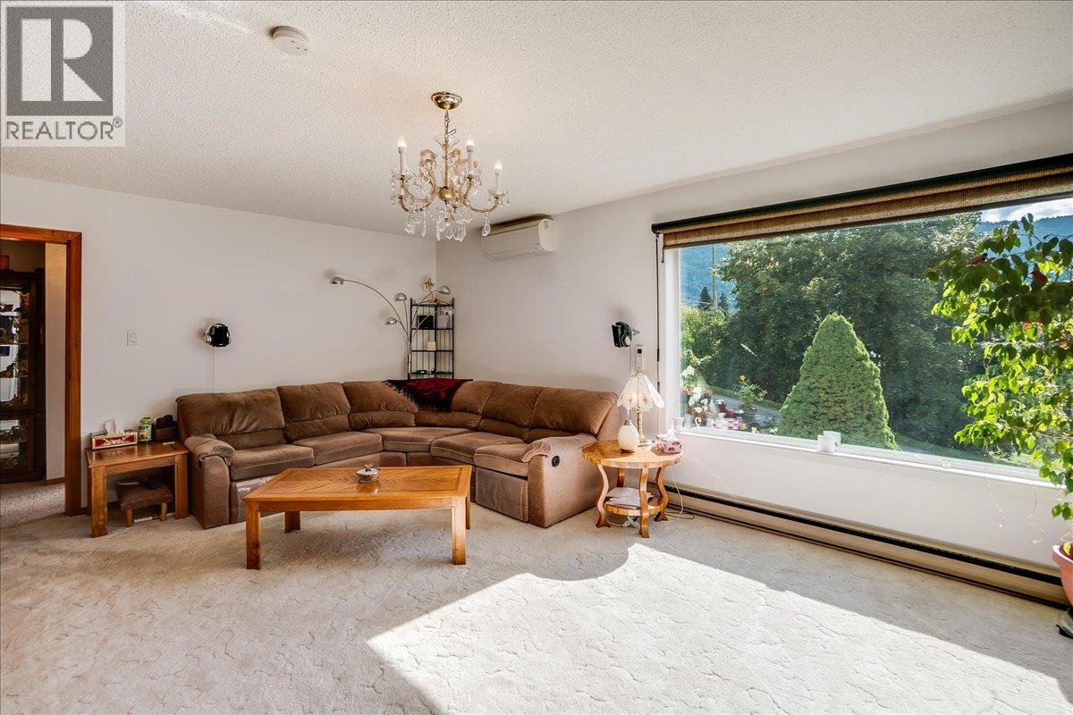Photo 45 of 801 Houston Street, Nelson BC