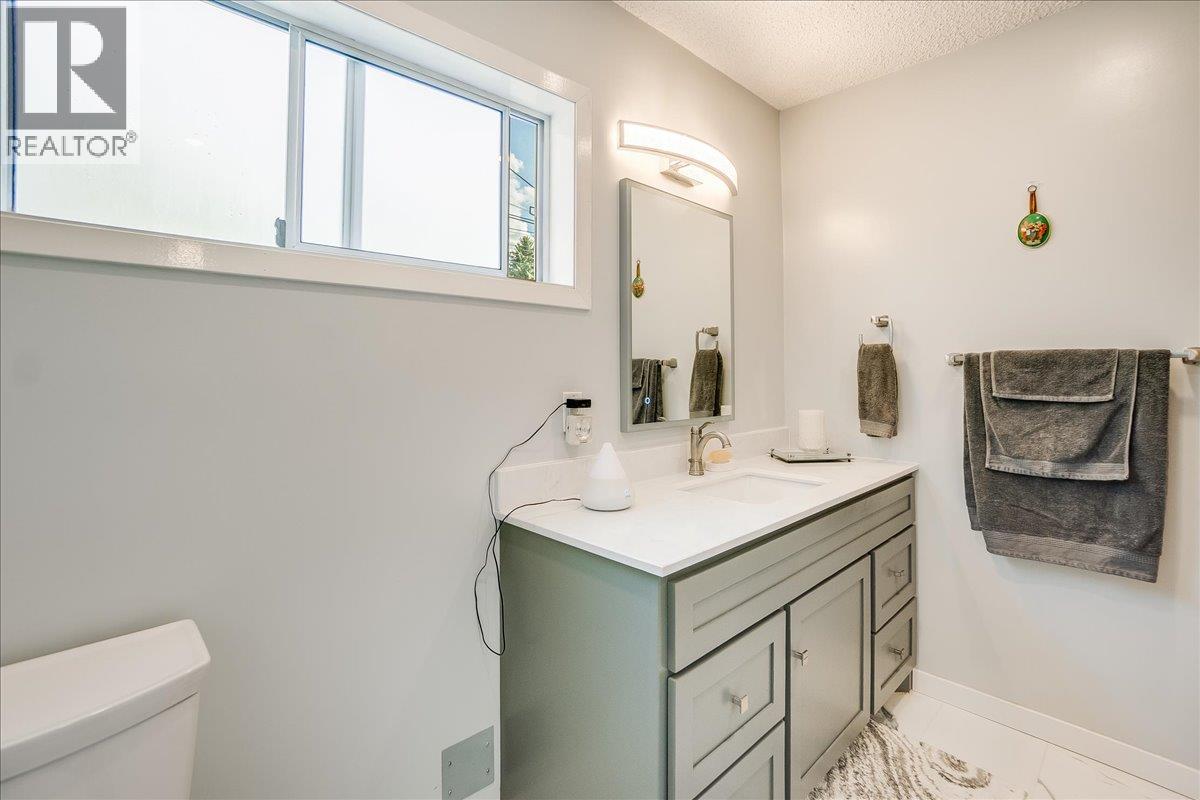 Photo 60 of 801 Houston Street, Nelson BC