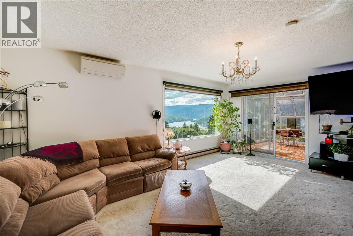 Photo 44 of 801 Houston Street, Nelson BC