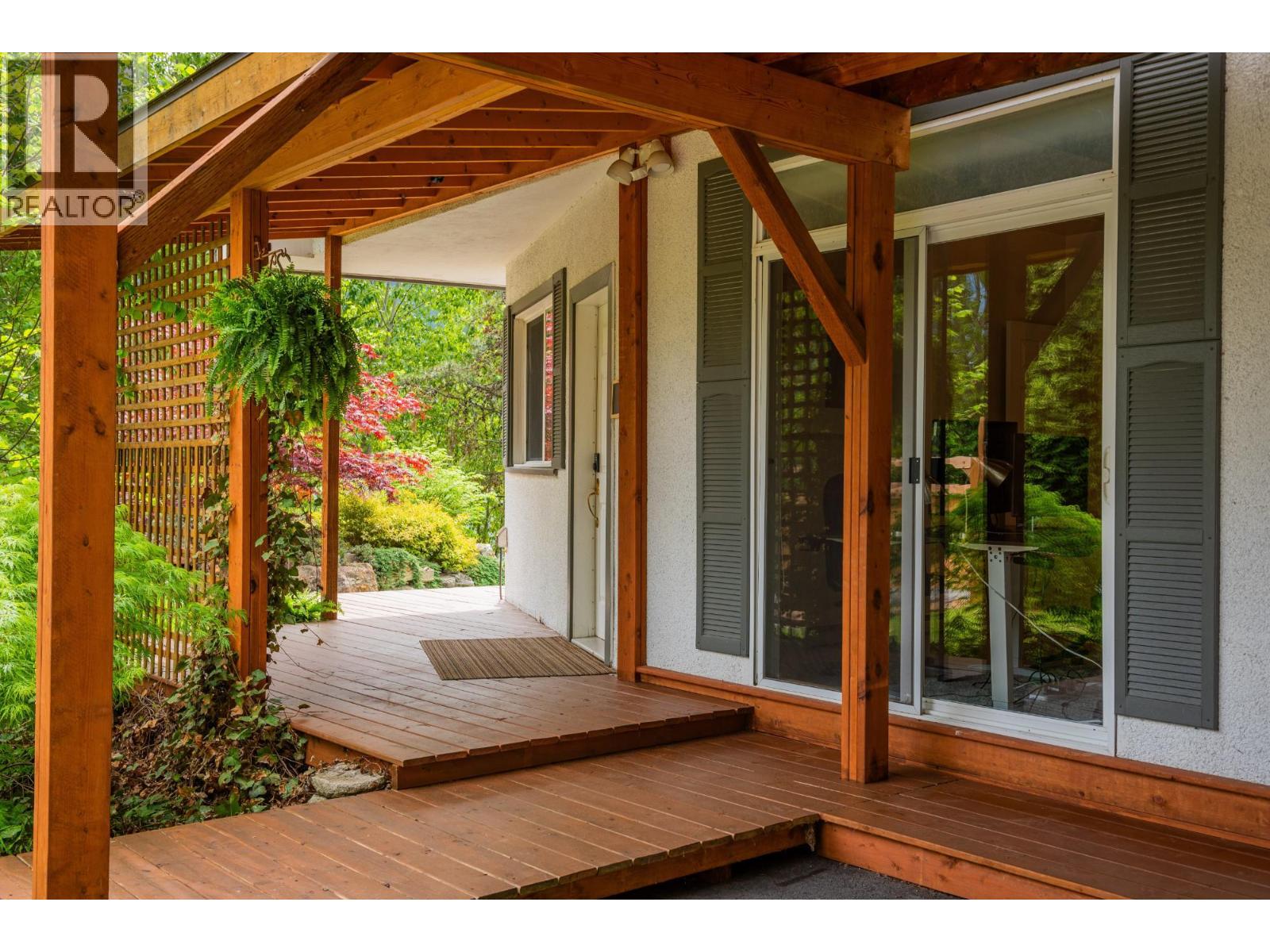 606 JORGENSEN Road, Nelson