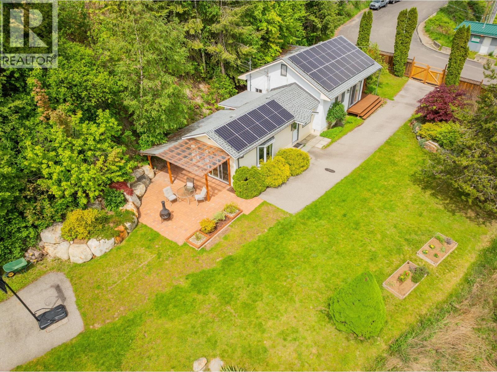 606 JORGENSEN Road, Nelson