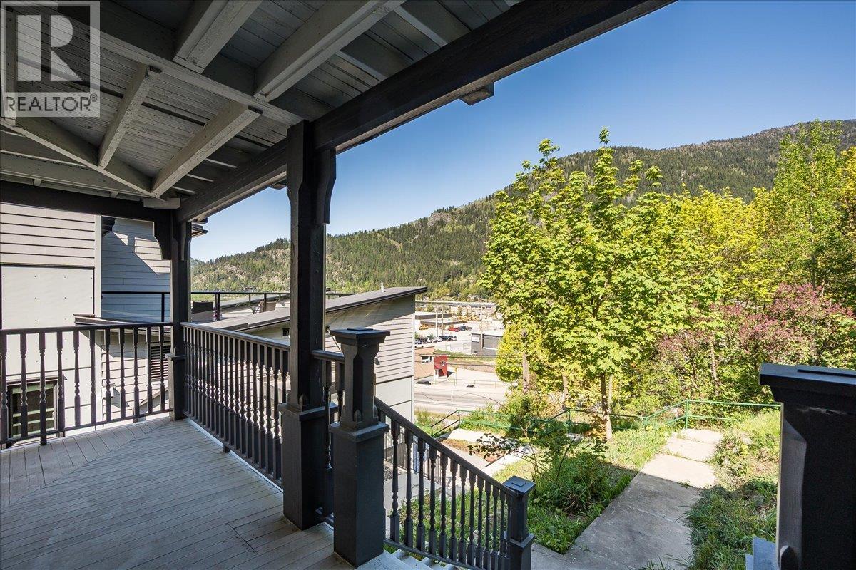 Photo 11 of 922 Front Street, Nelson BC