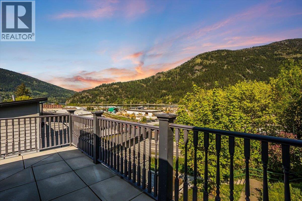 Photo 72 of 922 Front Street, Nelson BC