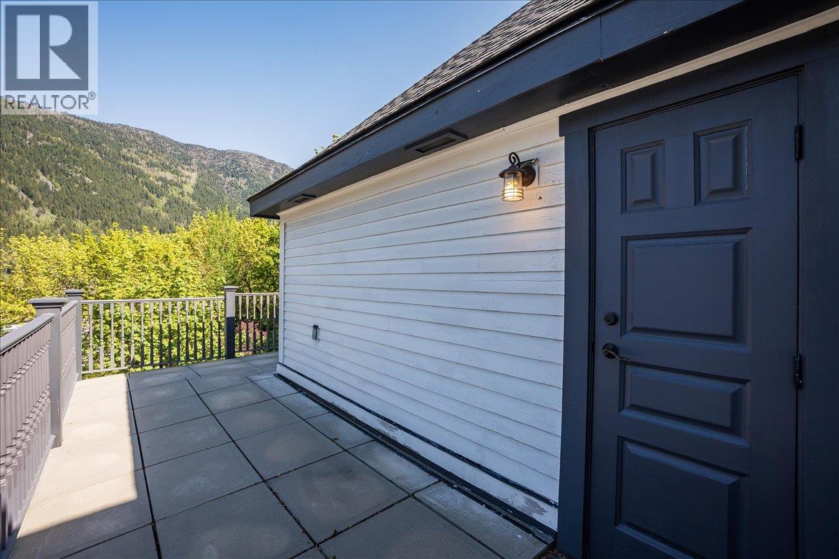 Photo 67 of 922 Front Street, Nelson BC